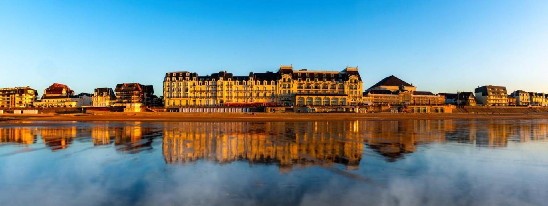 La Maison Du Pays D'Auge Troarn Buitenkant foto